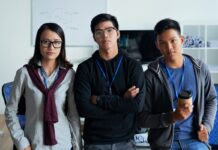 Gen Z Mulai Tinggalkan LinkedIn, YouTube dan Instagram Jadi Andalan Cari Kerja