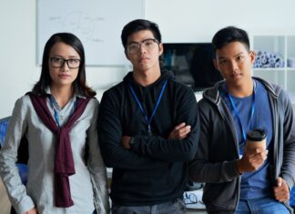Gen Z Mulai Tinggalkan LinkedIn, YouTube dan Instagram Jadi Andalan Cari Kerja